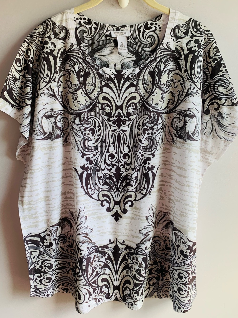 Chico's Knit Top Short Sleeve Symmetrical Scroll Print Paisley Brown Tan EUC XL